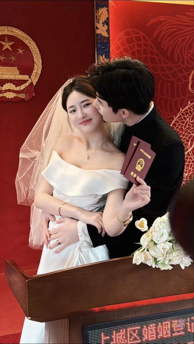 Ôm Lấy Ánh Trăng