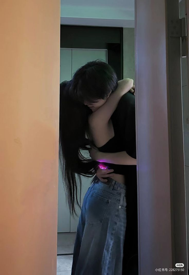 Sau Khi Cưới Chớp Nhoáng Gã Thô Kệch, Đêm Nào Anh Cũng Ôm Ấp Tôi